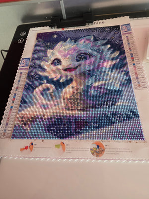 Diamond Painting Artisanale petit dragon fantastique bleu avec strass scintillants fait main 20x25 cm