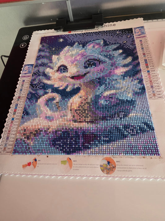 Diamond Painting Artisanale petit dragon fantastique bleu avec strass scintillants fait main 20x25 cm